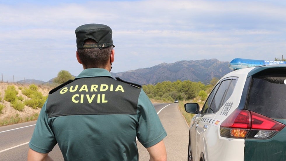 Localizan con vida en un vehículo al abuelo y el nieto desaparecidos en Manzanilla