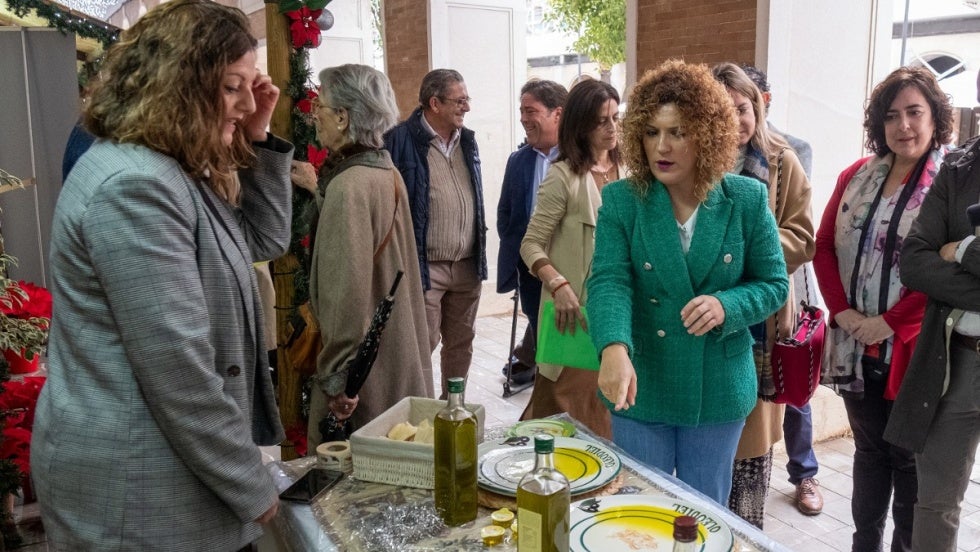 La XII Muestra de Aceite, conservas y quesos de la provincia, la mejor antesala gastronómica de la Navidad onubense