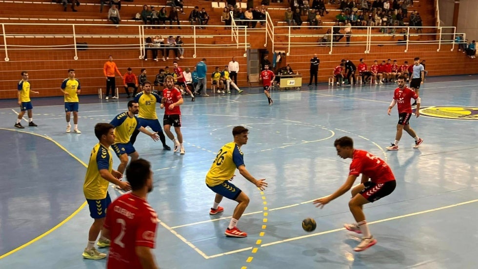El PAN Moguer se despista ante el Triana (22-23)