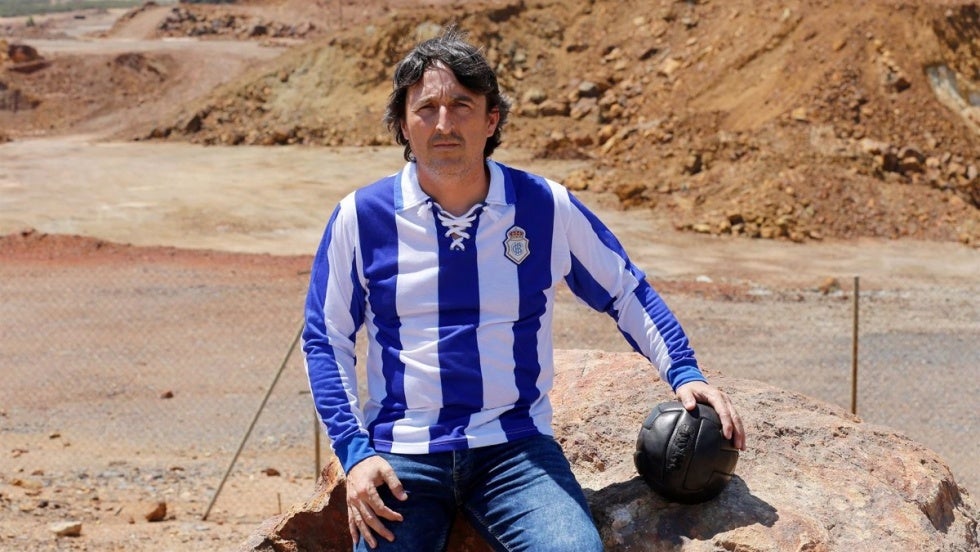 García Calero presenta la historia del Recreativo en ‘La Humilde Grandeza de la Albiazul'