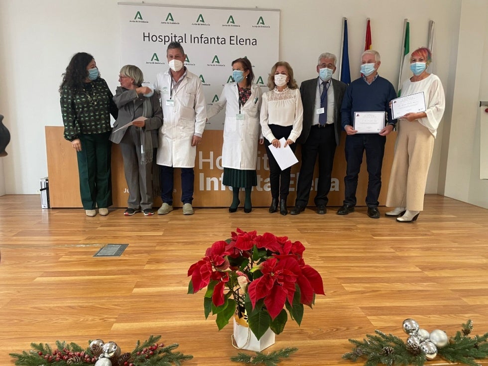 El Hospital Infanta Elena de Huelva homenajea a profesionales jubilados tras 'años de trabajo y entrega' 