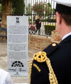 Imagen secundaria 2 - El recuerdo a este héroe anónimo de la II Guerra Mundial estuvo muy presente este domingo en el cementerio de La Soledad