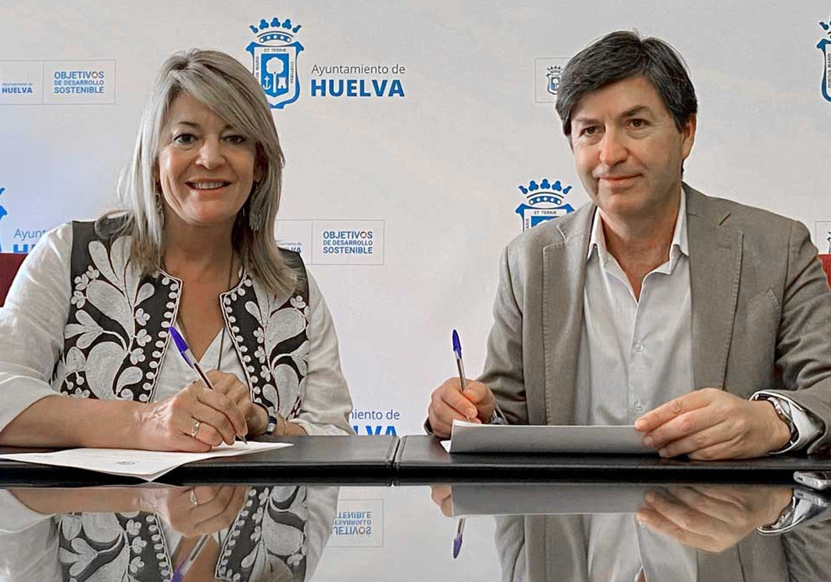 Pilar Miranda y Wenceslao Font sellan el acuerdo de investidura