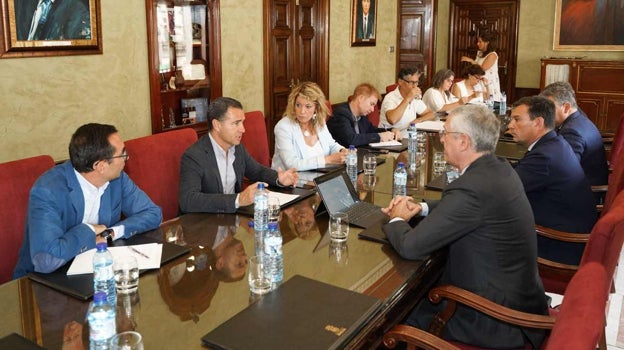 Encuentro de Alberto Santana con responsables municipales