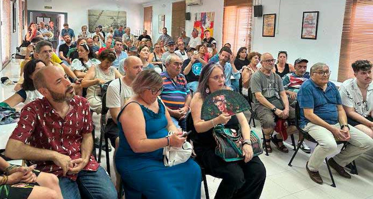 Asistentes a la presentación de Sumar en Huelva