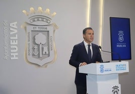 Facturas de desayunos por 600 euros o entrevistas pagadas a 1.000 euros el minuto: lo que el PP se ha encontrado en el Ayuntamiento de Huelva