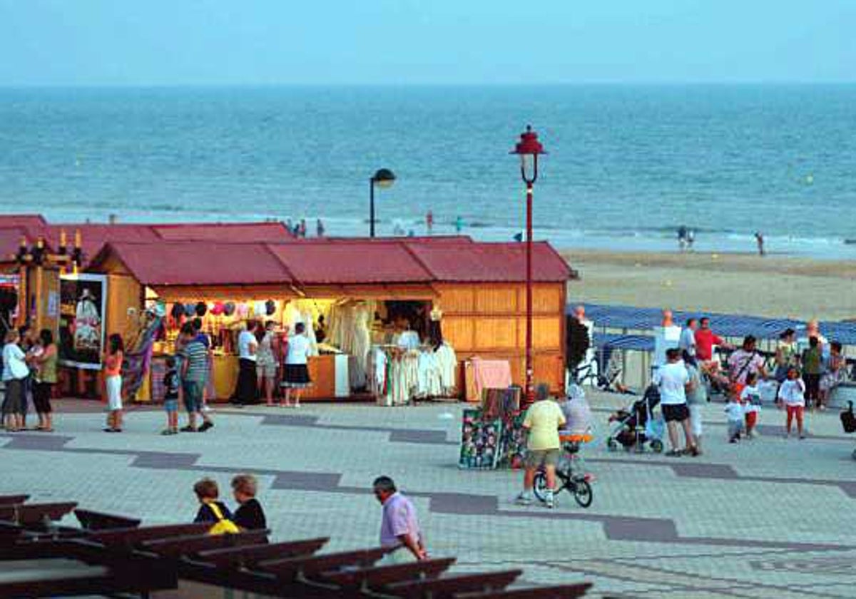 El paseo marítimo de Matalascañas al atardecer