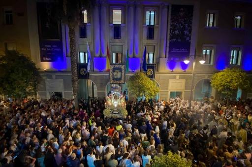 La inédita procesión de la Virgen de la Cinta por el centro de Huelva