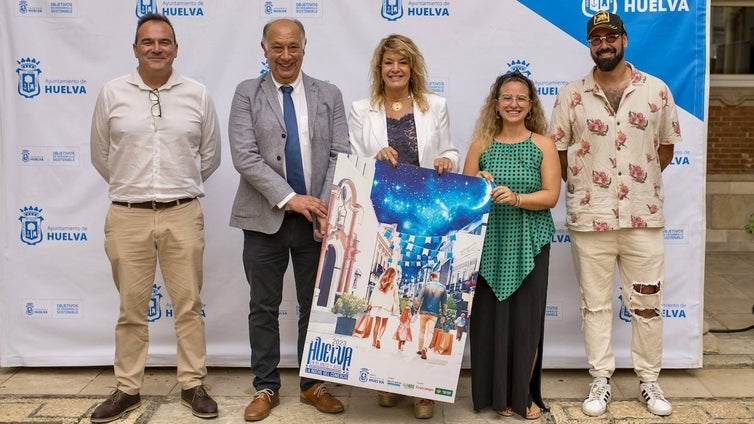 'Huelva en blanco y azul. La noche del comercio': ofertas exclusivas, horarios ampliados y 'foodtrucks' en la calle