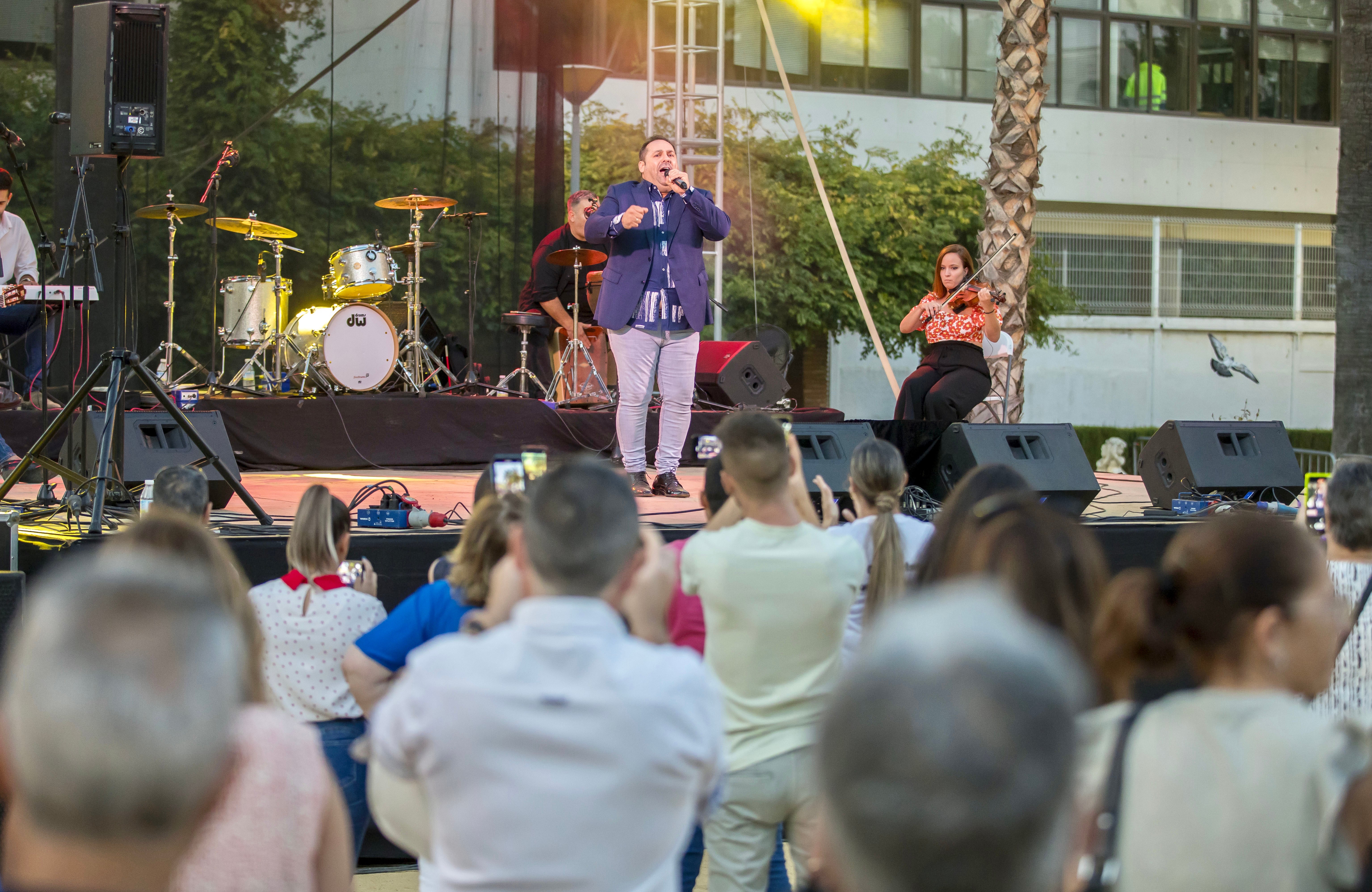 Huelva, al compás por sevillanas