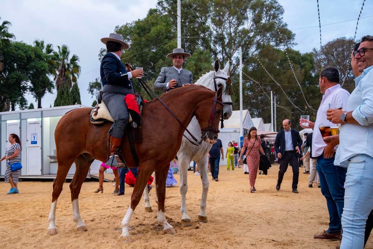 Esplendor ecuestre en un vibrante viernes