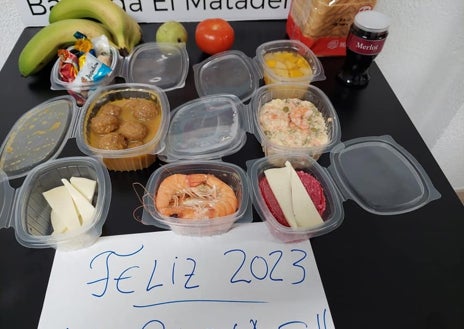 Imagen secundaria 1 - Algunos momentos en el comedor durante la Navidad de 2022