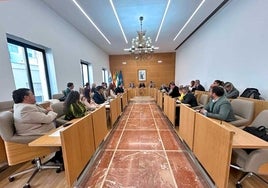 La Diputación aprueba la modificación de crédito para adquirir el colegio ferroviario y la antigua estación de tren