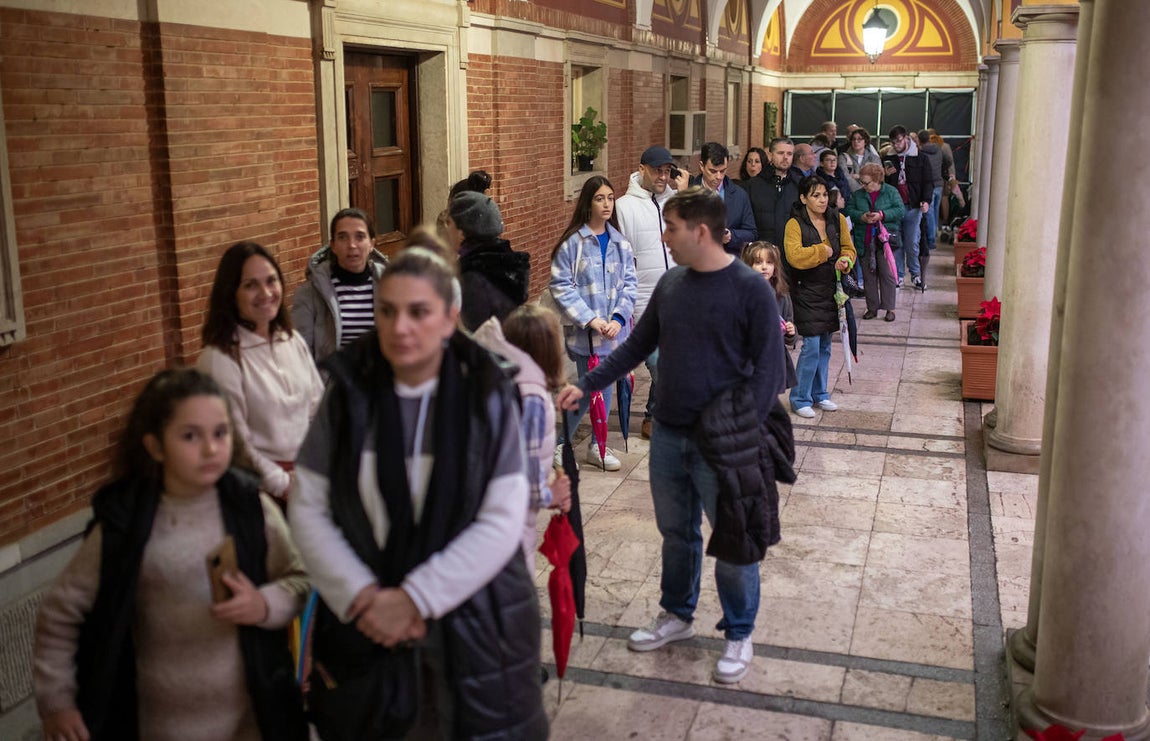Las imágenes de la entrega de cartas a los Reyes Magos en Huelva