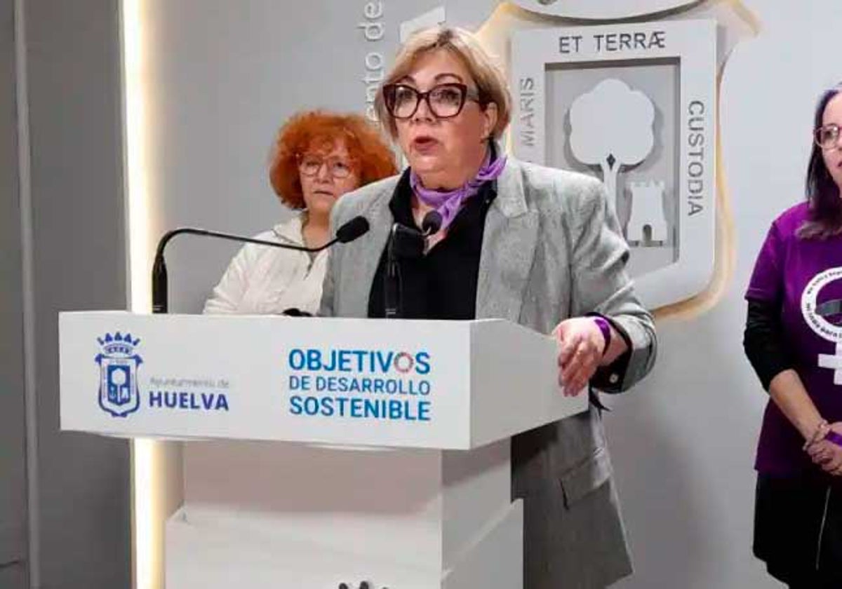 Mónica Rossi en el Ayuntamiento de Huelva