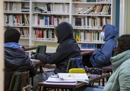 El PSOE critica que la Junta no tenga dinero para climatizar colegios y sí para subir el sueldo del presidente
