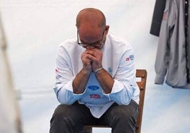Esta es la enfermedad que impedirá a Juan Bautista Gil volver a intentar batir el récord Guiness cortando jamón