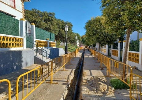 Imagen secundaria 1 - Aguas de Huelva concluye, tras ocho meses, las obras de renovación de la red de abastecimiento del Barrio Obrero