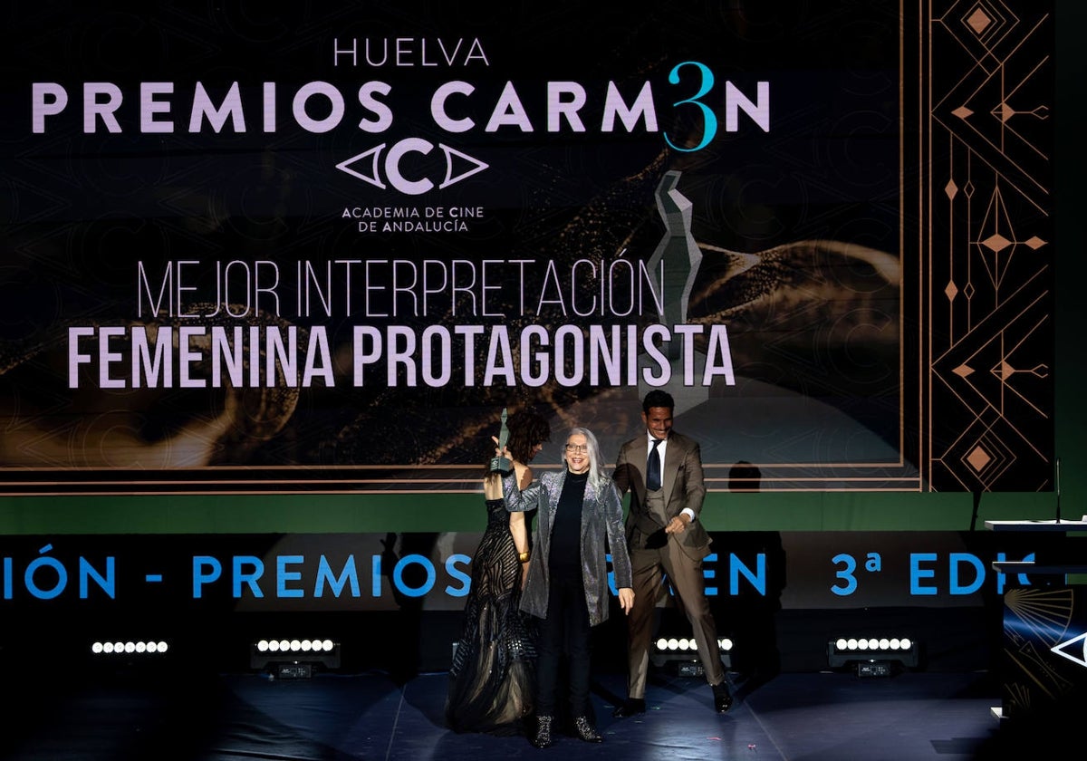 Kiti Mánver recoge el Premio Carmen a Mejor Interpretación Femenina Protagonista