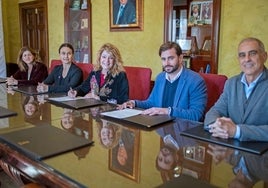 Ayuntamiento y Cámara formalizan su alianza para poner en marcha el 9 de abril el coworking 'La Nao'