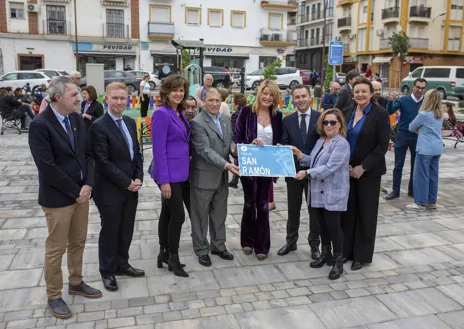 Imagen secundaria 1 - La peña carnavalera &#039;La Colombina&#039; ya tiene su nueva plaza en Huelva