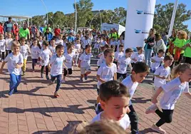 La Fundación Atlantic Copper congrega a 200 niños en el Paseo de la Ría en una nueva cita con el deporte y la solidaridad