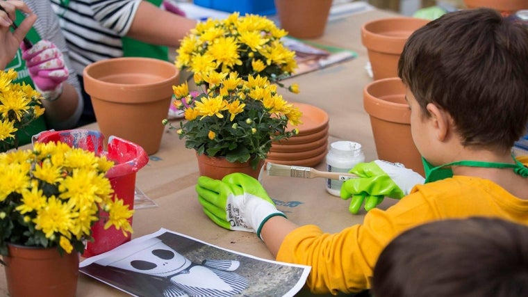 Foto de archivo del primer Mercado de las Flores de Huelva