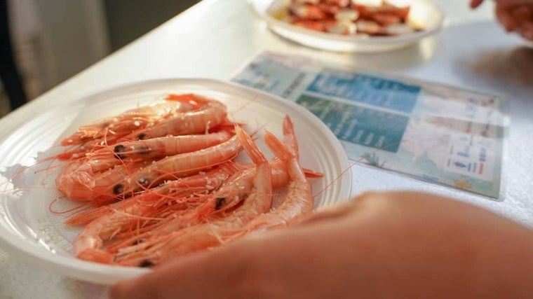 Uno de los platos de gambas que se sirvieron