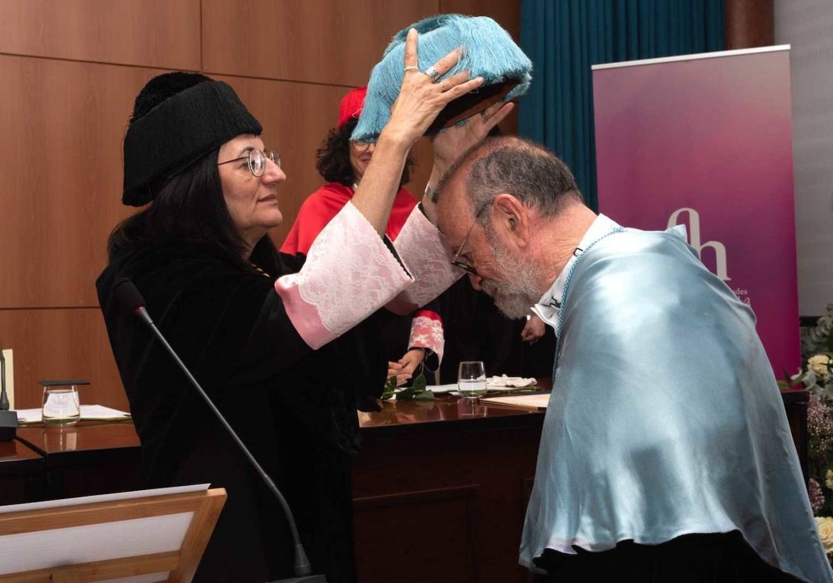 Rodrigo de Balbín Behrmann ya es Doctor Honoris Causa por la Universidad de Huelva