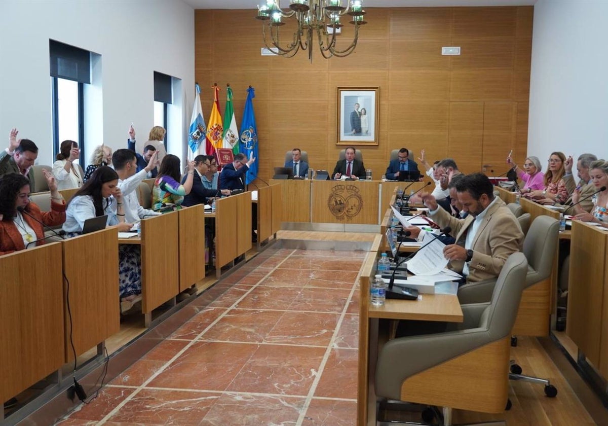Pleno de la Diputación de Huelva celebrado este miércoles