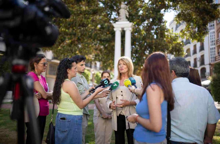 Pilar Miranda en la plaza Arqueológica
