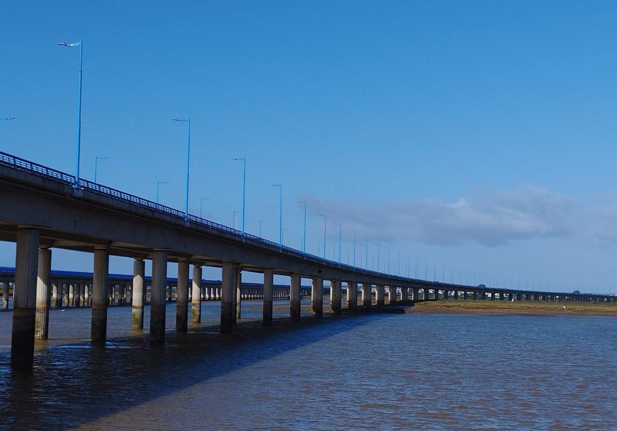 Puente sobre el río Odiel