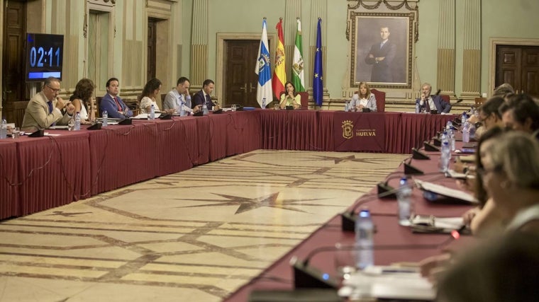 Imagen del pleno extraordinario de este lunes
