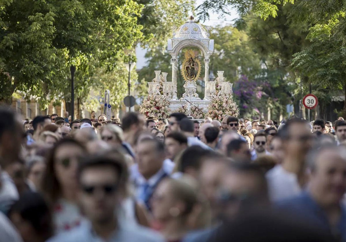 Bajada de la Virgen de la Cinta el año pasado