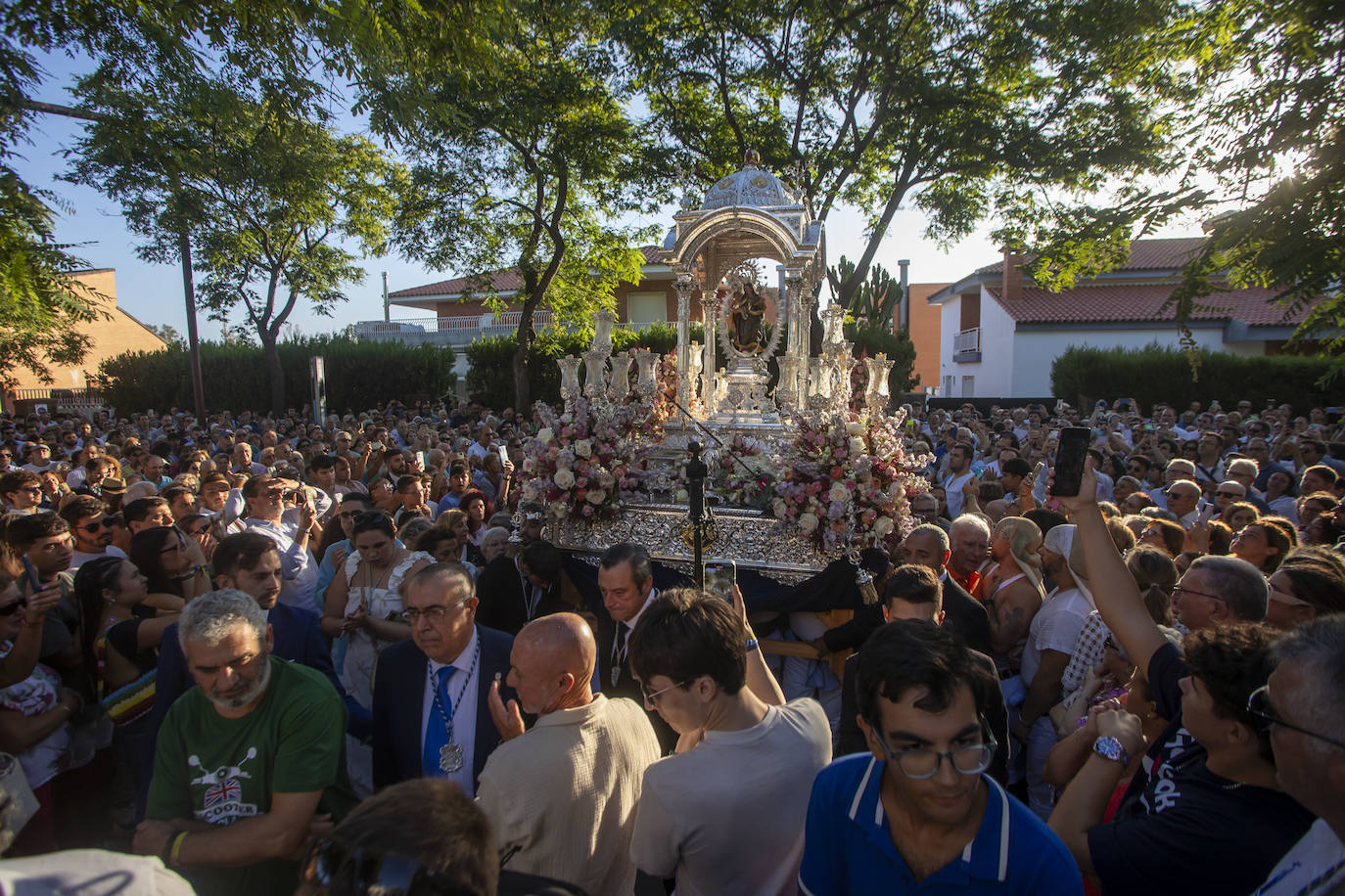 Todas las imágenes de la bajada de la Virgen de la Cinta 2024