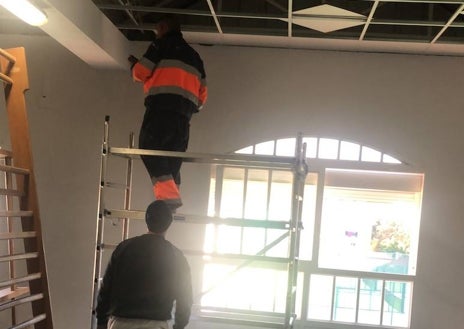 Imagen secundaria 1 - El Ayuntamiento de Huelva impulsa un contrato para «reparaciones urgentes» en instalaciones deportivas