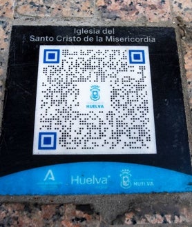Imagen secundaria 2 - Paneles informativos, códigos QR y postes informativos, en la nueva señalización turística de Huelva