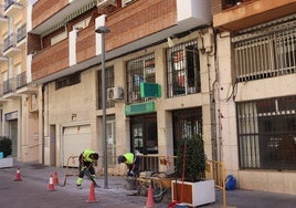 Sustituyen las farolas de las calles Palos y Fernando El Católico para ahorrar energía y unificar la imagen del Centro Histórico de Huelva