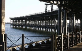 Una tiktoker explica por qué se mantiene en pie el Muelle Río Tinto: «¿Cómo es posible?»