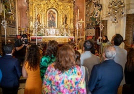 Huelva inunda de flores el Santuario de la Cinta