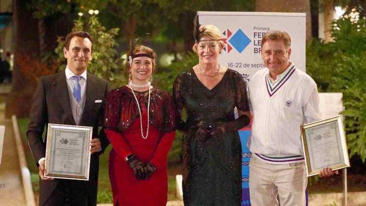 El Ayuntamiento homenajea al Recreativo y el Club de Tenis por su defensa del legado británico en la capital