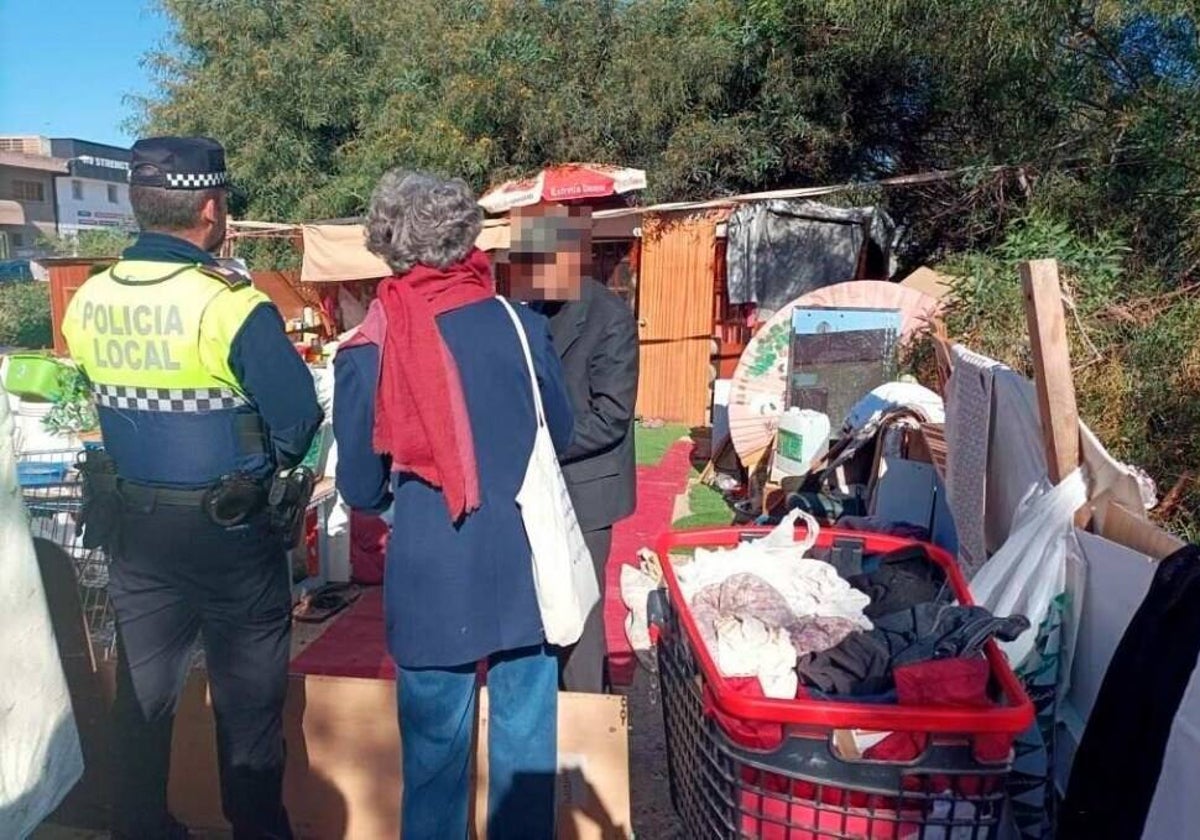 Desmantelamiento de un asentamiento chabolista en la zona de El Molino de la Vega en Huelva