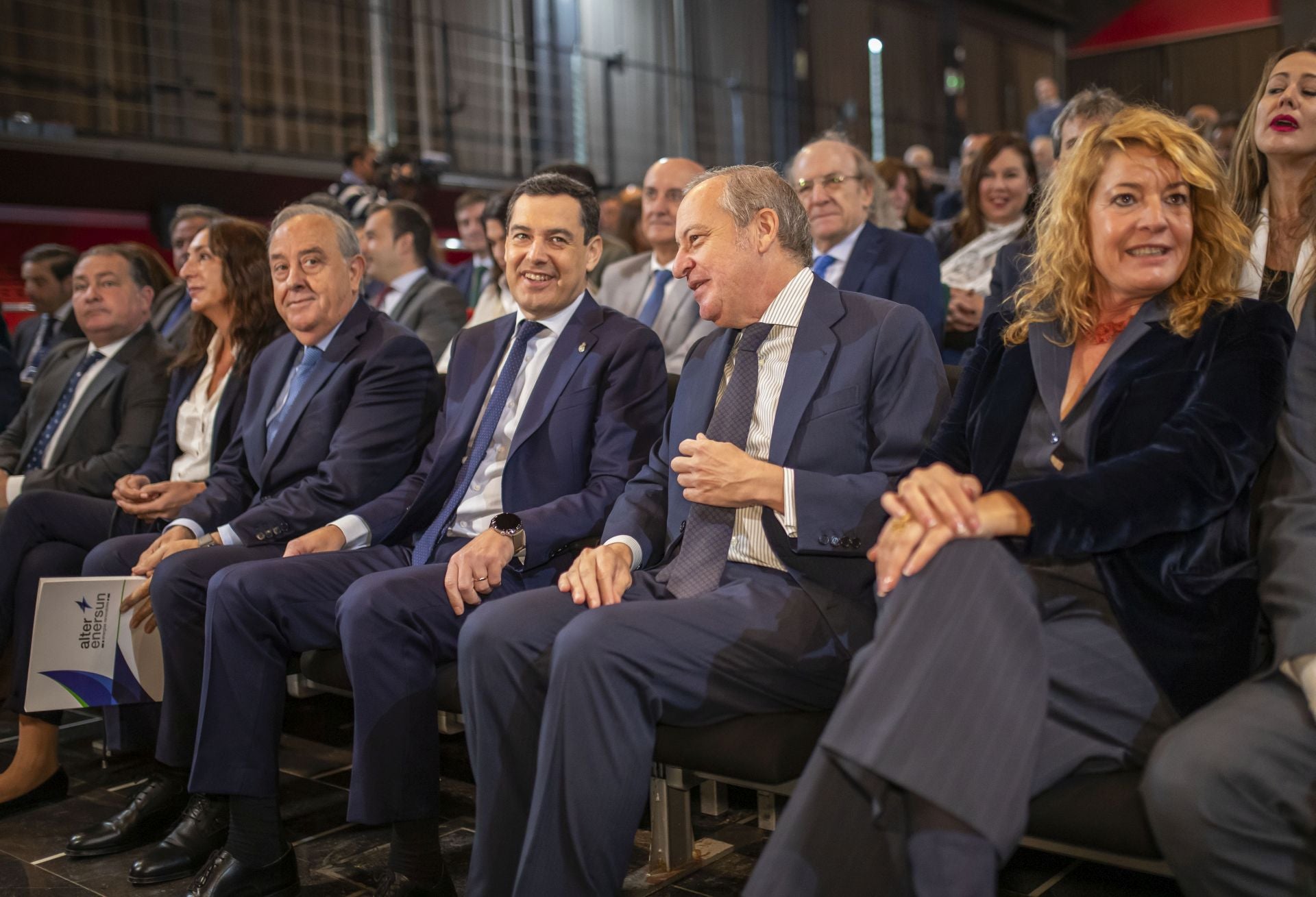 Foro Huelva 24 ABC Alter Enersun con Juanma Moreno, en imágenes (parte I)