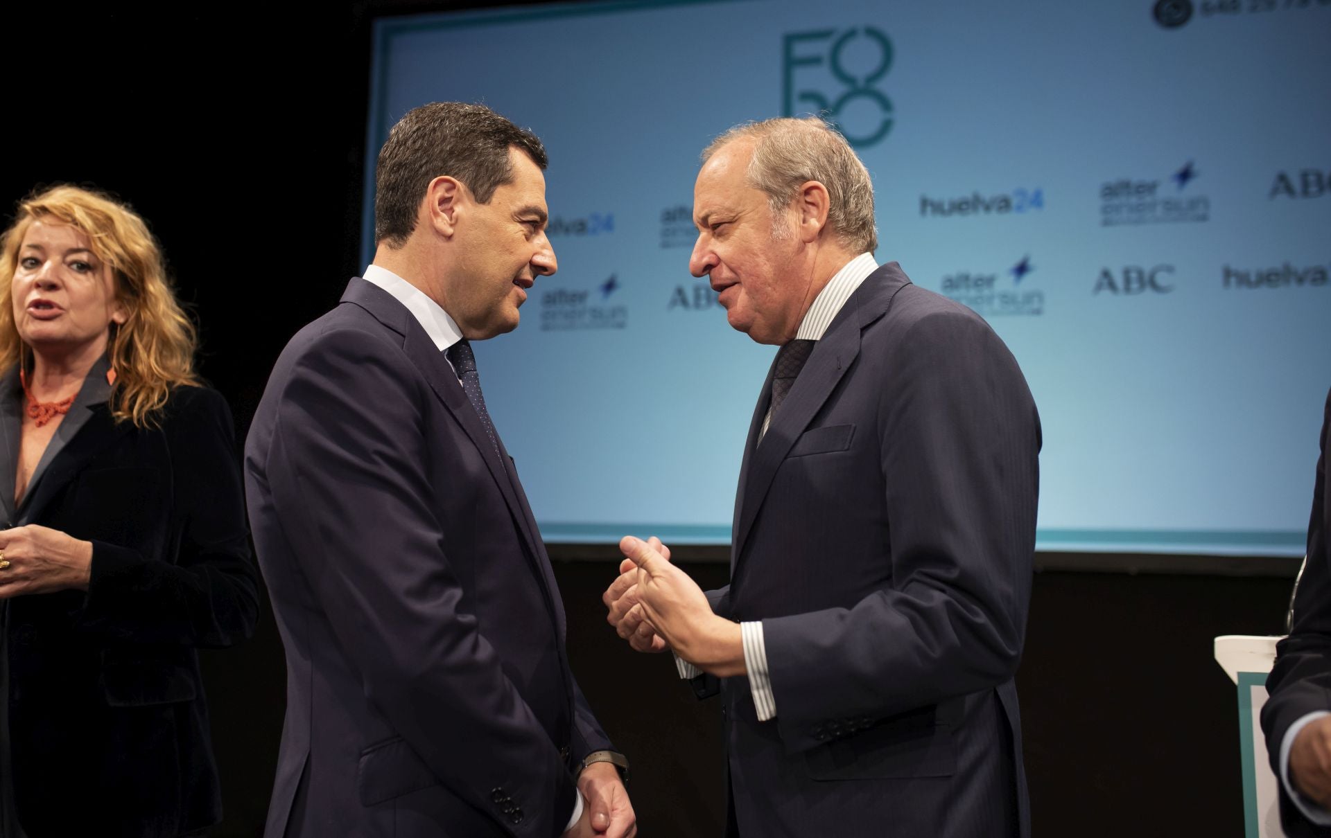 Foro Huelva 24 ABC Alter Enersun con Juanma Moreno, en imágenes (parte II)