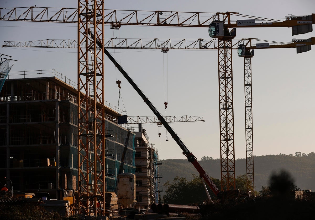 Imagen de archivo de viviendas en construcción