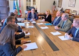 La alcaldesa pide al Gobierno "plazos y presupuestos" para que el paso dado hoy para el AVE Huelva-Sevilla no sea "un brindis al sol"