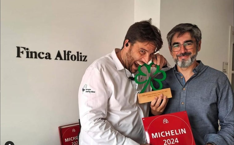 Imagen principal - Xanty Elías, con la estrella verde sostenible de la Guía Michelín; gambas, boquerones y lenguados