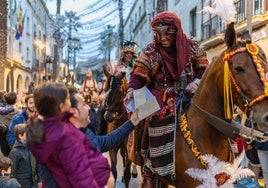 El recorrido del Heraldo Real, en imágenes