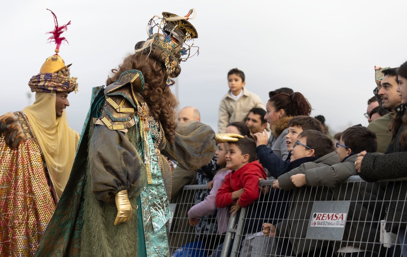 Las mejores imágenes de la llegada de los Reyes Magos a Huelva