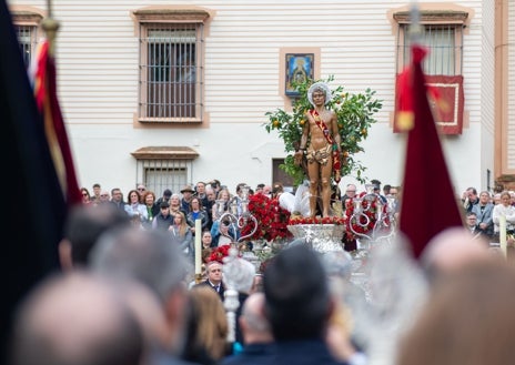 Imagen secundaria 1 - Momentos de la procesión de San Sebastián